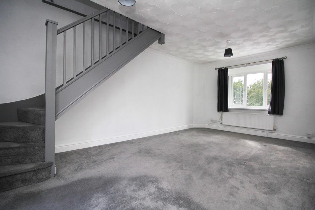 Hafod Wen, Tonyrefail CF39 8LB 3 bed townhouse £895 pcm (£207 pw)