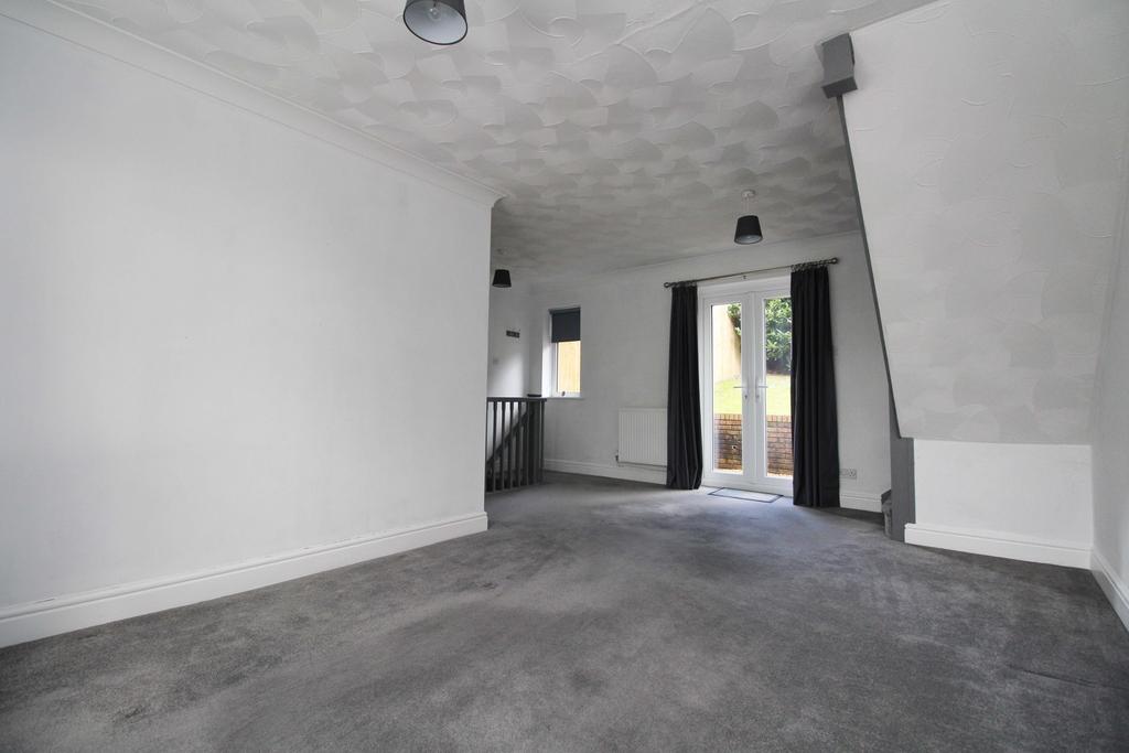Hafod Wen, Tonyrefail CF39 8LB 3 bed townhouse to rent £895 pcm (£207 pw)