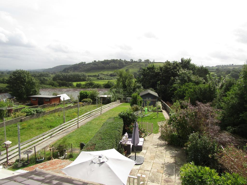 Abbey Mead, Carmarthen, Carmarthenshire. 3 bed terraced house £214,950