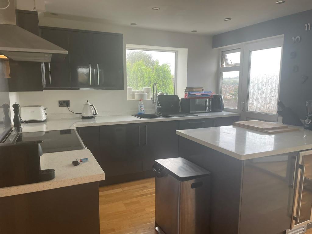 Lon Y Garwa, Caerphilly 3 bed semidetached house £294,950