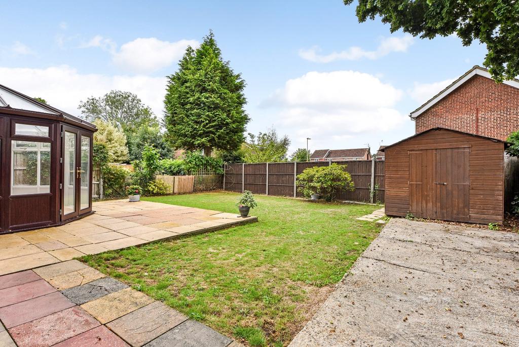 Privet Road, Lindford, Bordon 4 Bed Detached House - £575,000