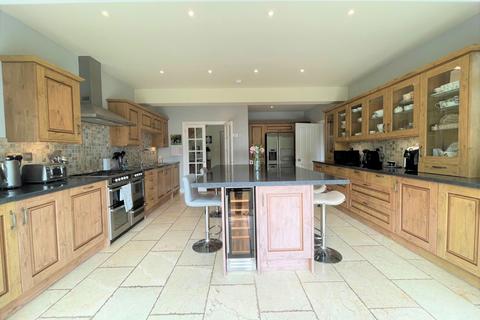 Amberleigh House Newberry Close, Berrynarbor, Ilfracombe, EX34 9TF