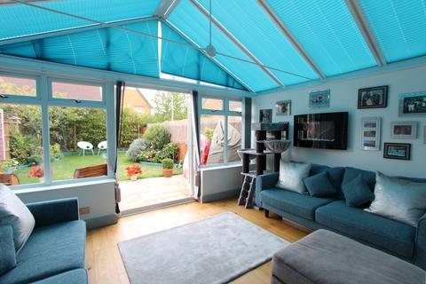 76 Lennox Close, Chafford Hundred, Grays, RM16 6AP