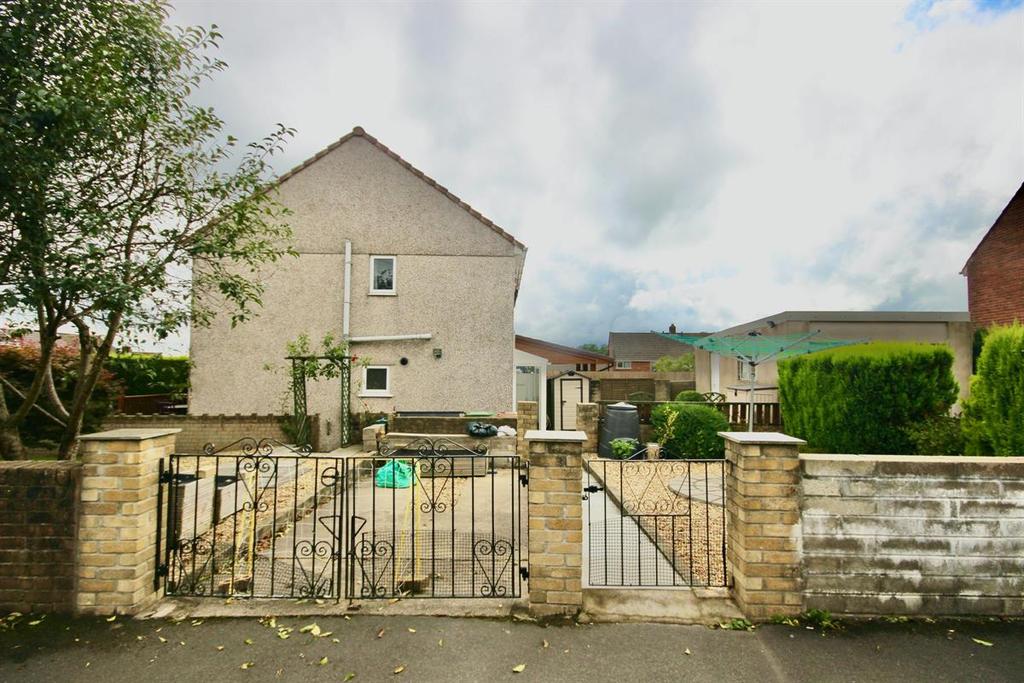 Penywaun Road, Pentwyn Crumlin, Newport 3 bed semidetached house £