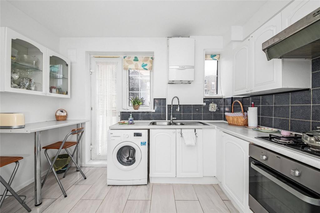 Greenbay Road, Charlton, SE7 1 bed apartment £250,000
