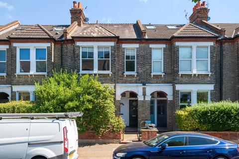 31 Avarn Road, London, SW17 9HB