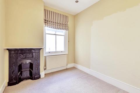 31 Avarn Road, London, SW17 9HB