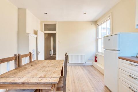 31 Avarn Road, London, SW17 9HB