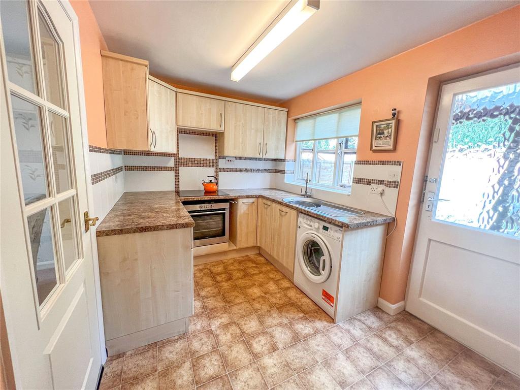 Belvoir Close, Morton, Gainsborough... 2 bed terraced house £120,000