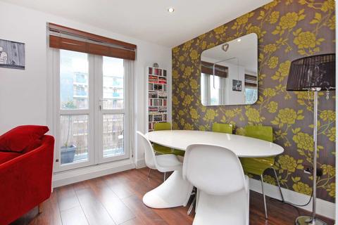 3 bedroom maisonette to rent, St Philips Road, Dalston