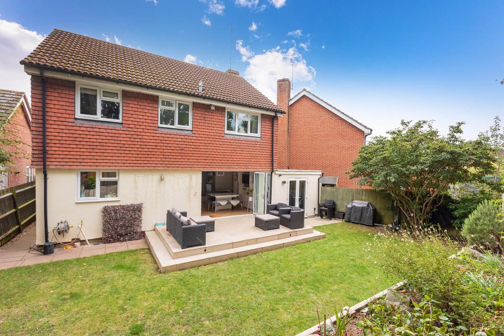 Priors Close, Maidenhead 4 bed detached house - £800,000