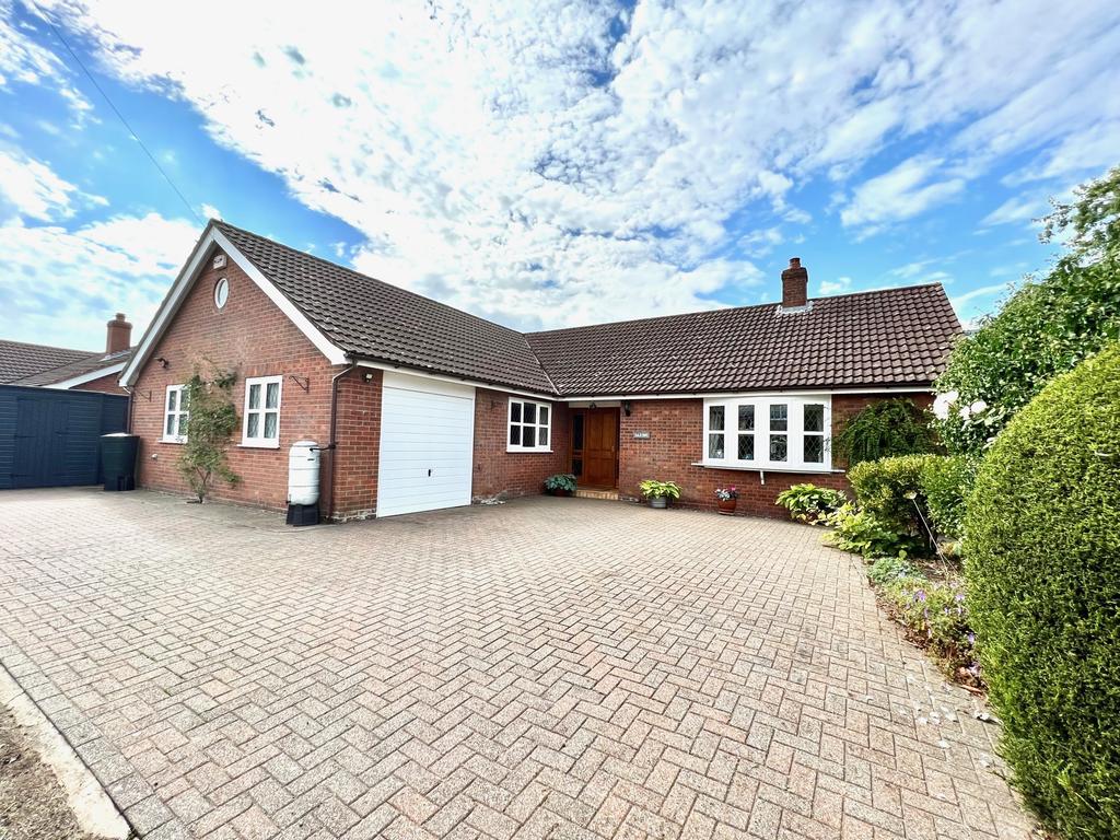 Saxons Main Road Little Carlton Louth... 3 bed detached bungalow £390,000