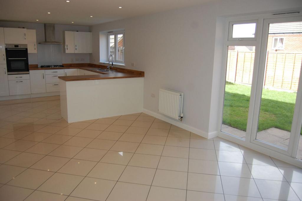 Kitchen / dining room