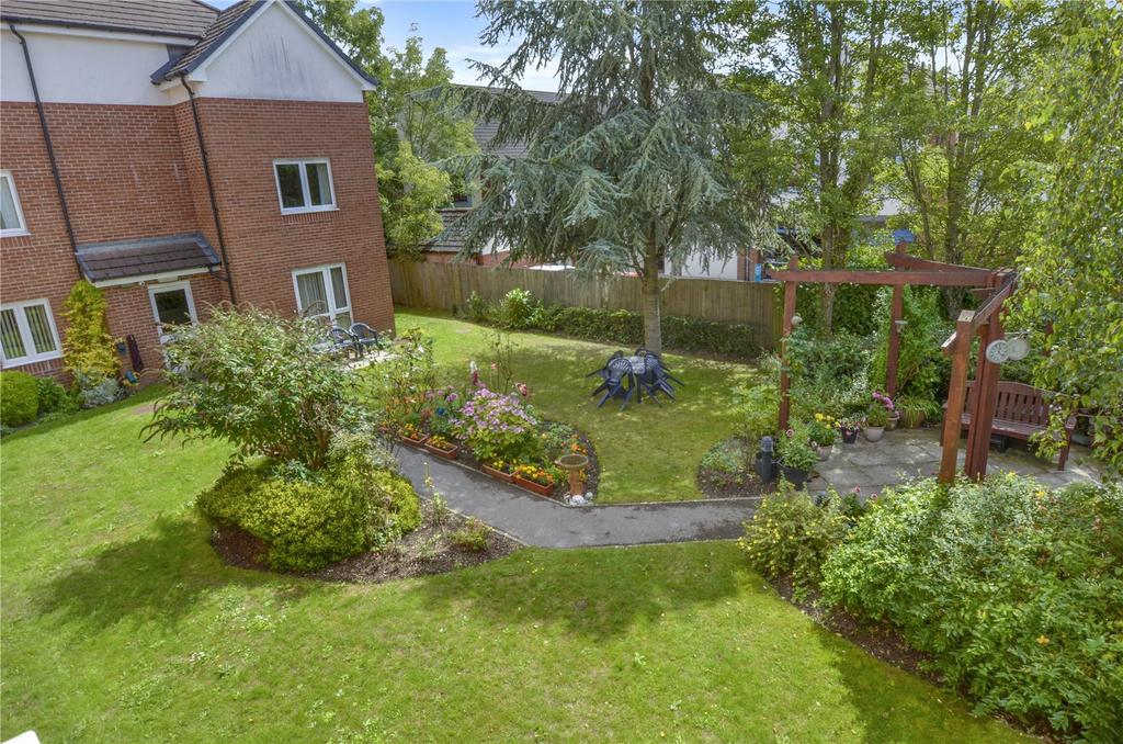 Pinewood Court, 179 Station Road, West Moors, Dorset, BH22 2 bed