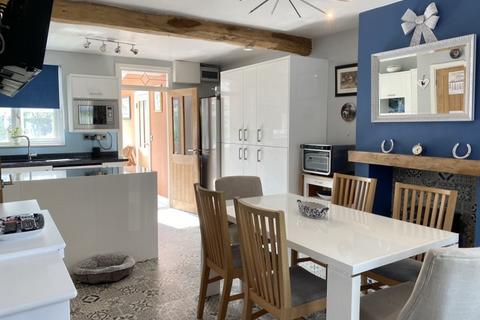7 Queensway, Llandovery, SA20 0BH