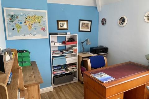 7 Queensway, Llandovery, SA20 0BH