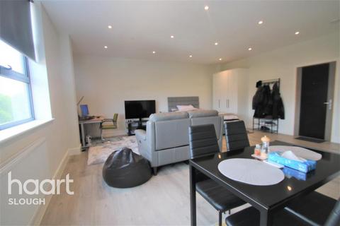 1 bedroom flat to rent, Hurricane Court, Slough