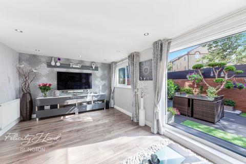 4 bedroom end of terrace house for sale - Russet Crescent, London, N7