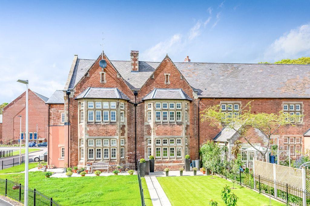 The Furlongs, Bicton Heath, Shrewsbury SY3 5FW 2 bed apartment £850