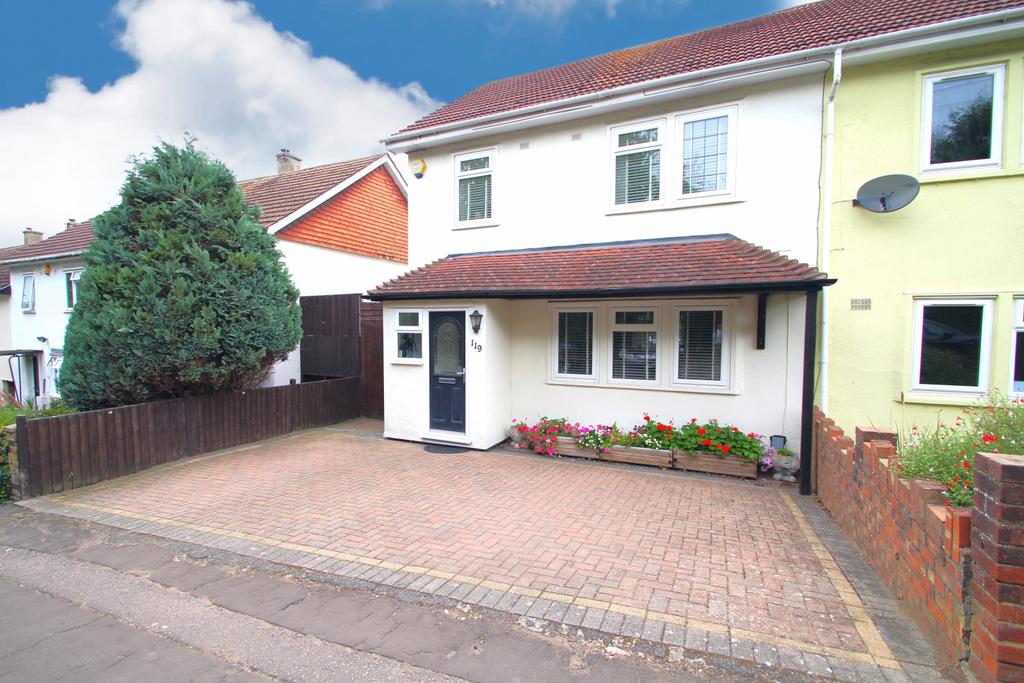 Beautiful End Of Terrace Family Home In Loughton