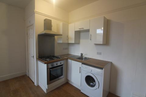 Studio to rent, Victoria Road, Darlington, County Durham