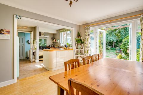 41 Queen Annes Grove, London, W5 3XP