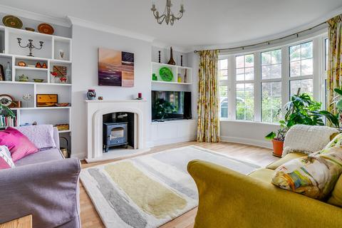 41 Queen Annes Grove, London, W5 3XP