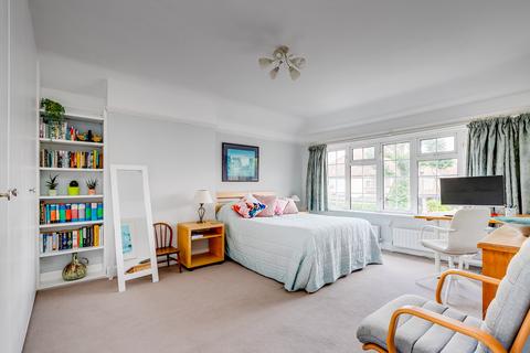 41 Queen Annes Grove, London, W5 3XP