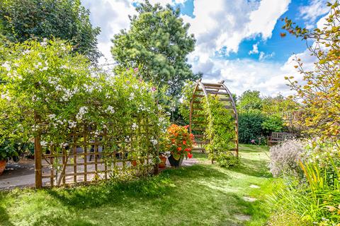 41 Queen Annes Grove, London, W5 3XP