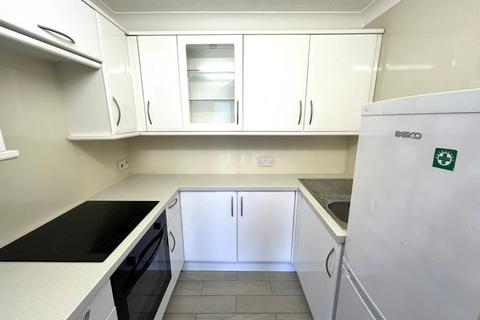 1 bedroom flat for sale, Station Road, Ashley Cross