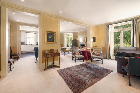 2 bedroom apartment for sale, Ennismore Gardens, Knightsbridge SW7