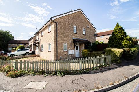 2 bedroom semi-detached house to rent, Brean Close, Sully, Penarth