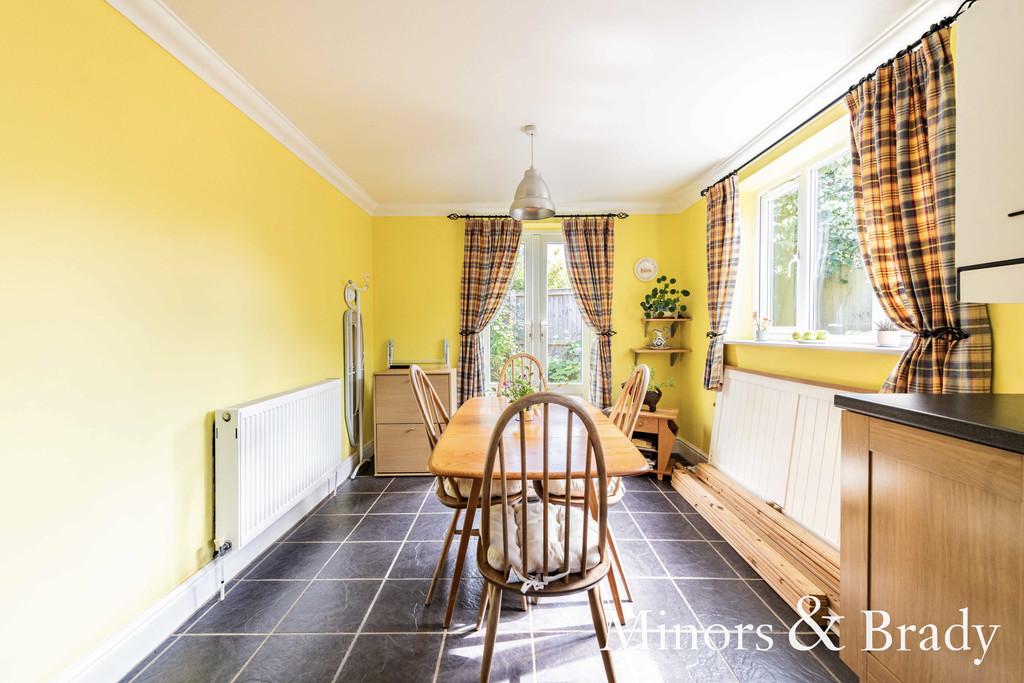Centre Crescent, Dersingham 3 bed detached bungalow £350,000