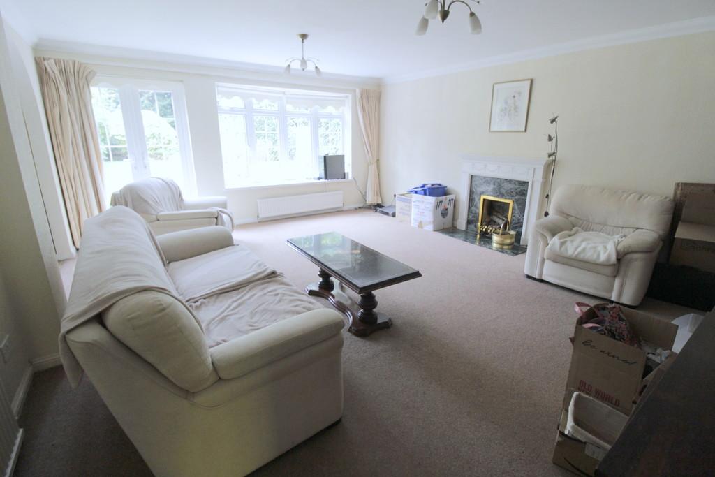 Berkeley Gardens, West Byfleet 3 bed detached bungalow for sale £875,000