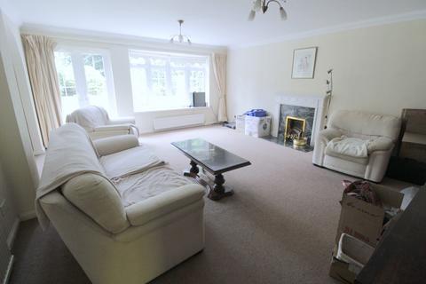 5 Berkeley Gardens, West Byfleet, KT14 6JT