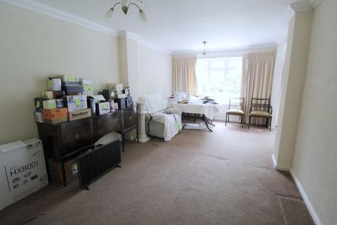 5 Berkeley Gardens, West Byfleet, KT14 6JT