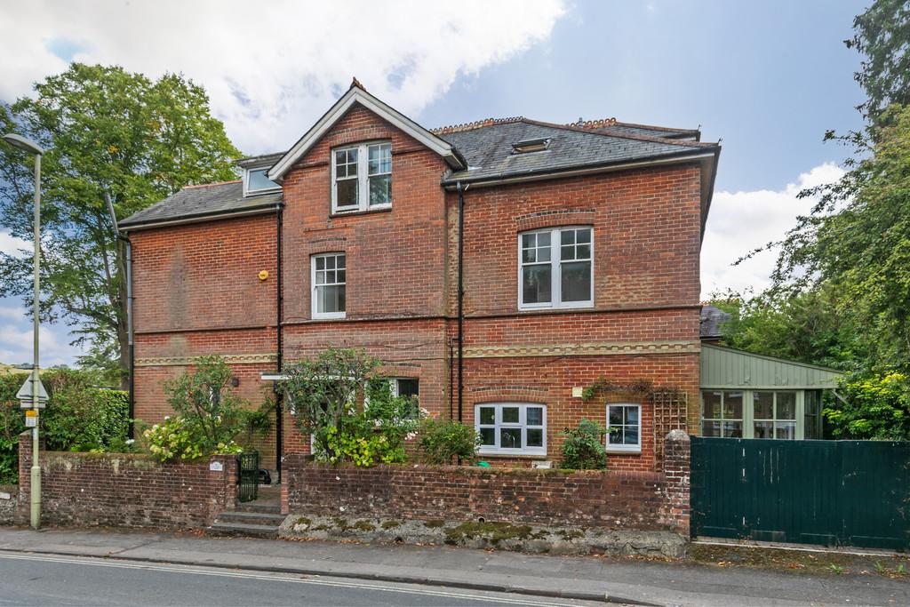 St. Cross Road, Winchester, SO23 3 bed apartment for sale £625,000