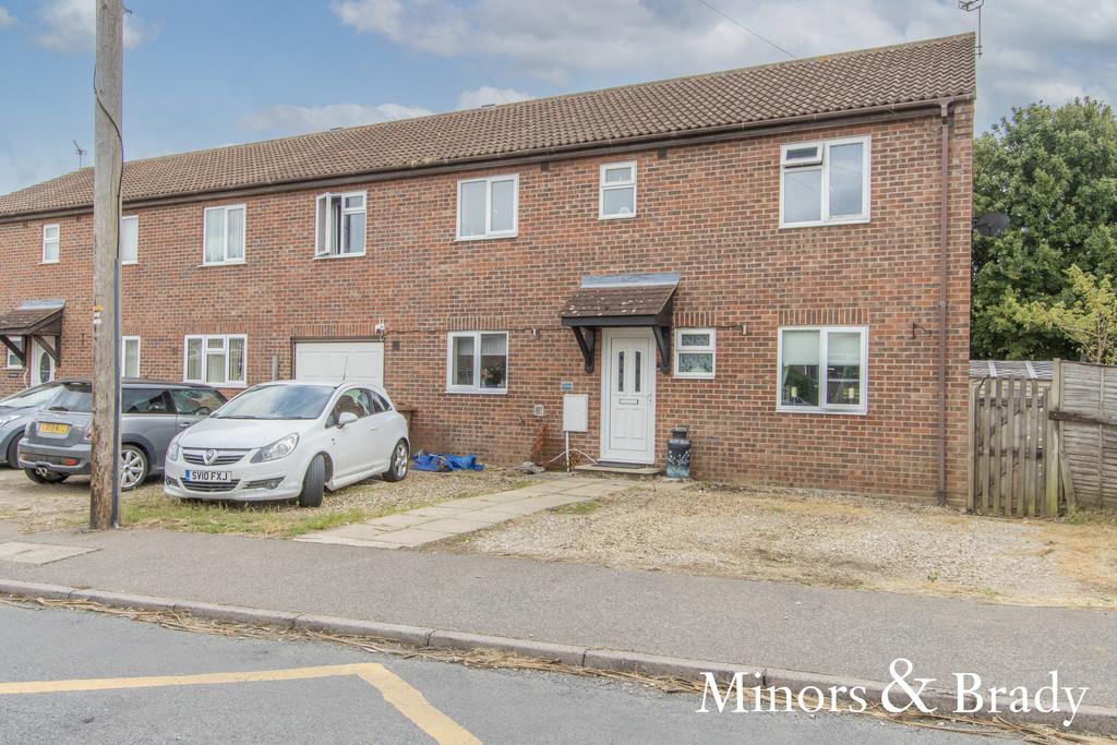 Spruce Avenue, Ormesby 5 bed semidetached house £375,000