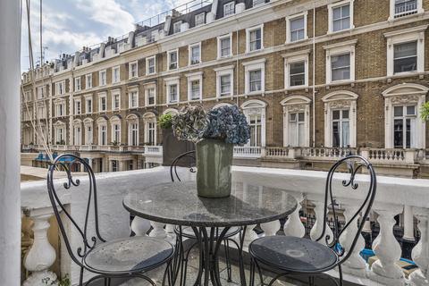 2 bedroom flat for sale, Clanricarde Gardens, Notting Hill, London