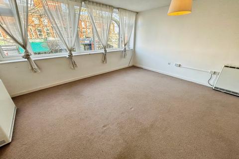 3 bedroom maisonette to rent, Brabham Close, Manchester, Greater Manchester, M21