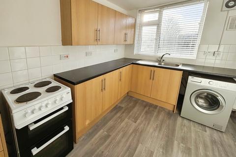 3 bedroom maisonette to rent, Brabham Close, Manchester, Greater Manchester, M21