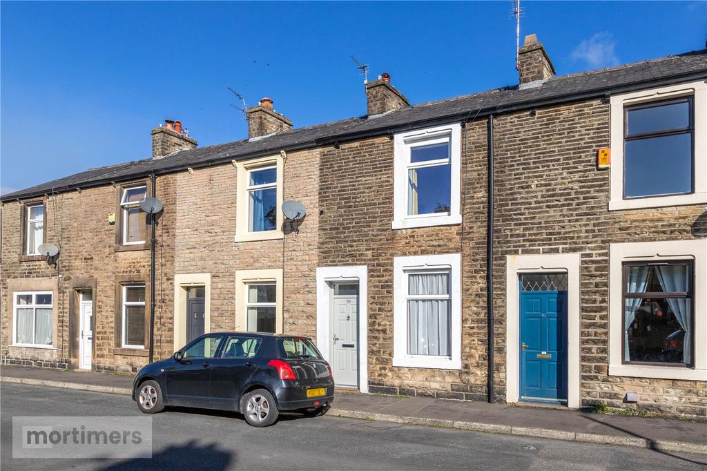 Brownlow Street, Clitheroe, BB7 2 bed terraced house - £145,000
