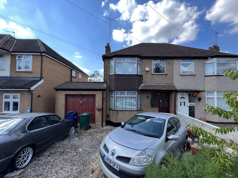 Warwick Avenue, Edgware 3 bed semidetached house £675,000