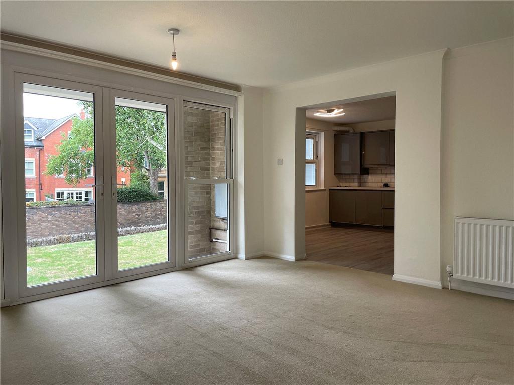 Elm Grove, Taunton, Somerset, TA1 2 bed apartment £975 pcm (£225 pw)