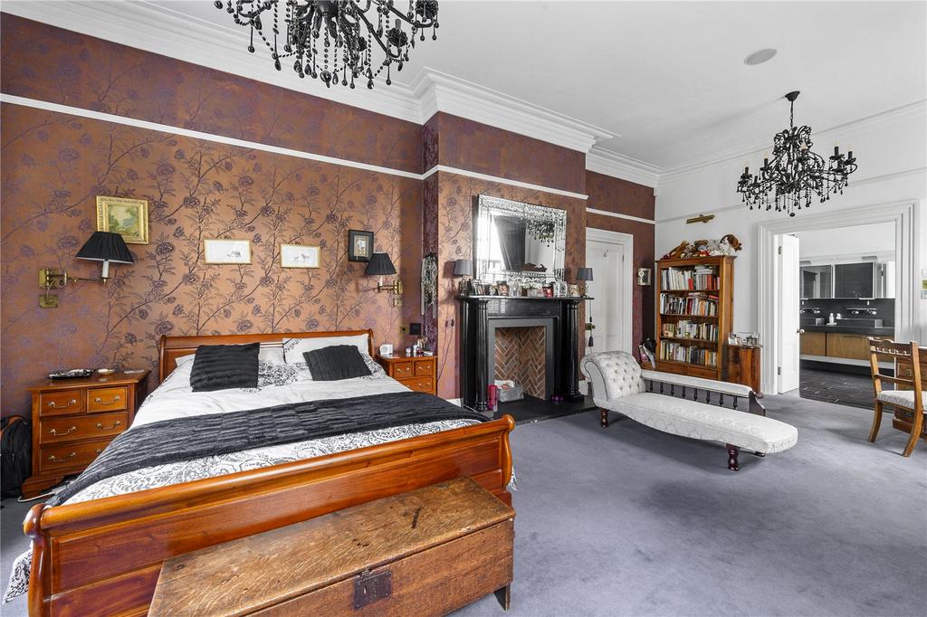 Main Bedroom