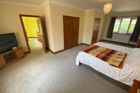 4 bedroom detached house for sale - Llanybydder, SA40