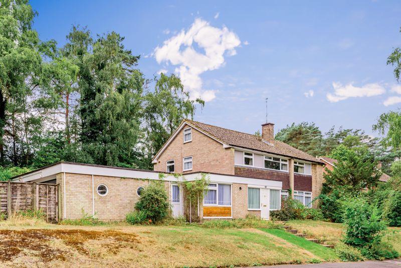 Kingswood Firs, Grayshott 5 bed detached house £1,000,000