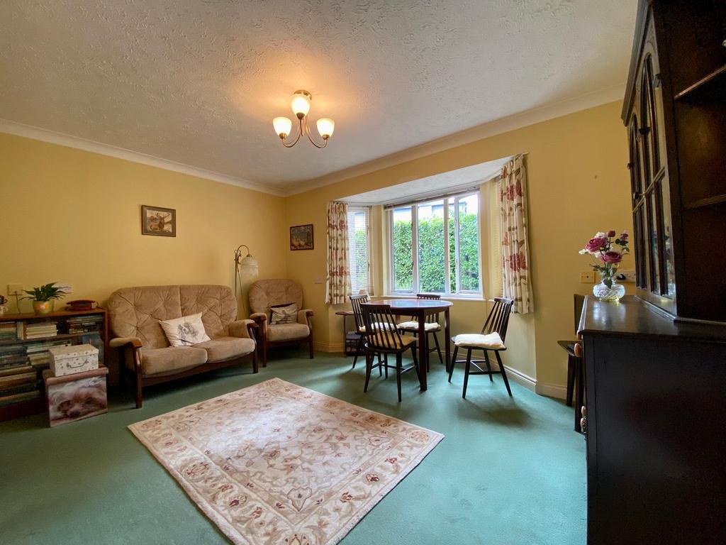 Sitting/Dining Room