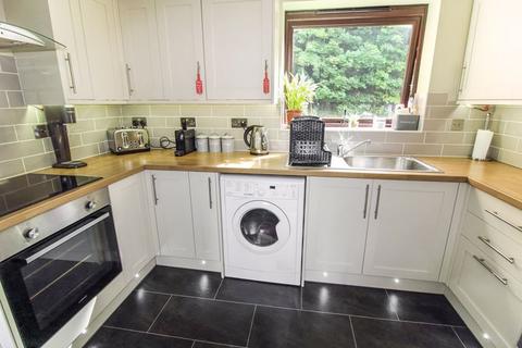 10, Treetops Hillside Road, Whyteleafe, CR3 0BY