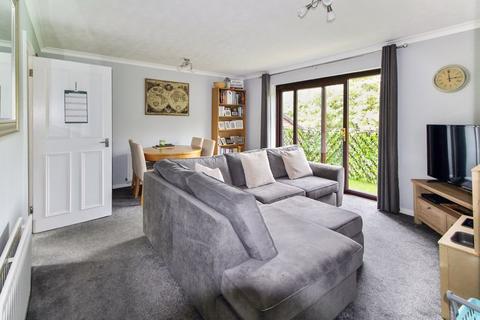 10, Treetops Hillside Road, Whyteleafe, CR3 0BY